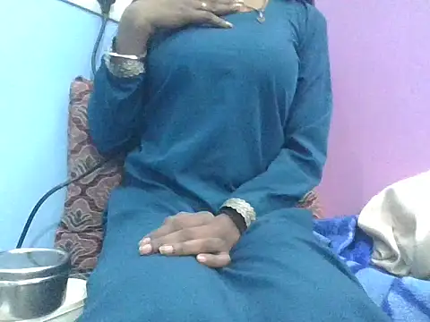 Leoni G online show from 12/23/25, 06:56