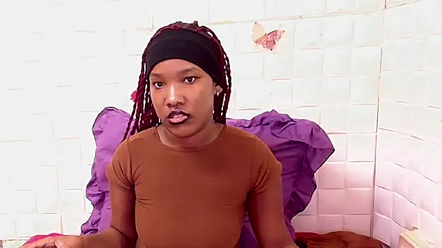 EroticSexyPrada online show from 03/13/26, 06:02