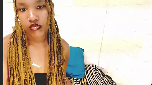 EroticSexyPrada online show from 03/17/25, 12:32