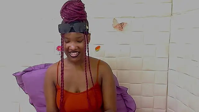 EroticSexyPrada online show from 03/16/26, 05:48