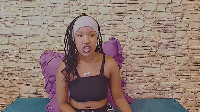 EroticSexyPrada online show from 04/10/26, 05:31