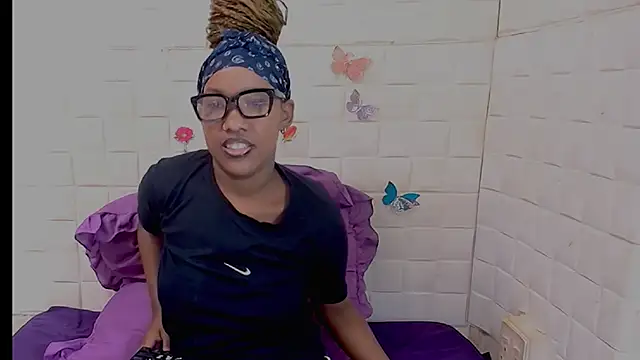 EroticSexyPrada online show from 02/15/26, 06:18