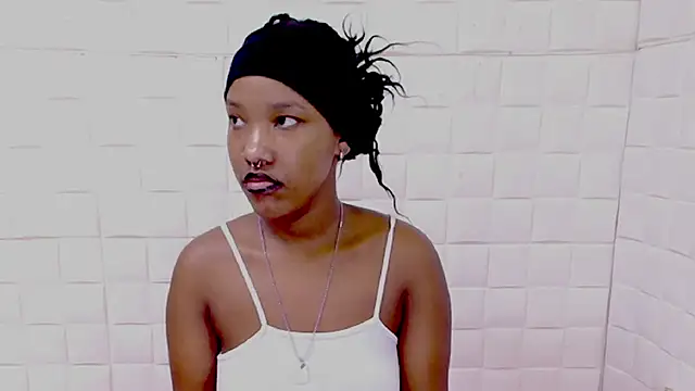 EroticSexyPrada online show from 04/18/26, 05:37