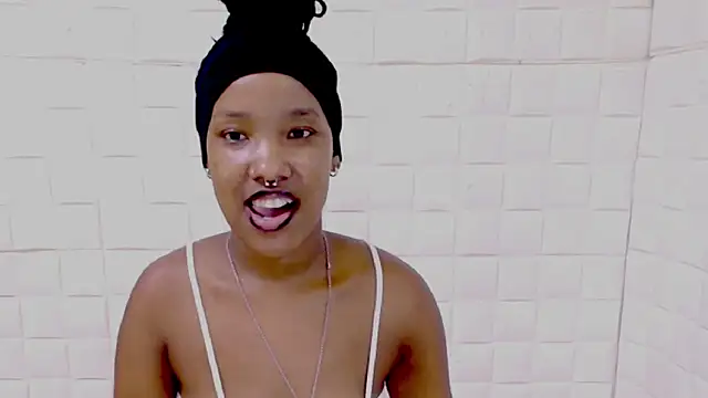 EroticSexyPrada online show from 04/18/26, 07:07