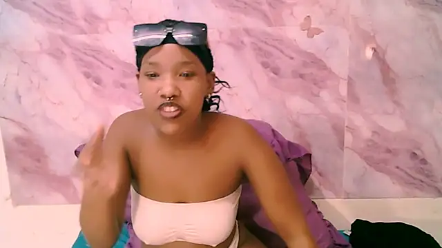 EroticSexyPrada online show from 04/08/26, 06:26