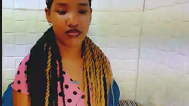 EroticSexyPrada online show from 03/21/25, 12:51