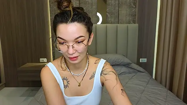 SusannJohnson online show from 11/28/25, 12:22