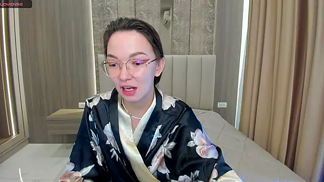 SusannJohnson online show from 11/26/25, 12:21