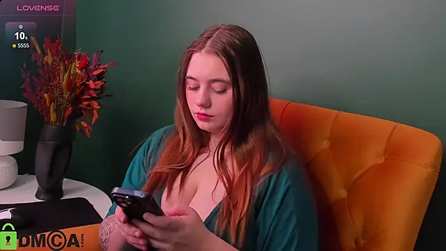 Snapshot of Alli_Aster chatting on 02/19/25, 10:01 Alli Aster online show from 02/19/25, 10:01