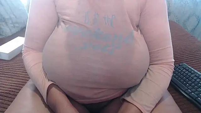 Snapshot of BUBBLYBUNNYxx chatting on 05/28/26, 05:26 BUBBLYBUNNYxx online show from 05/28/26, 05:26