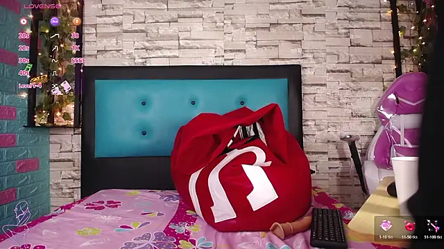 Snapshot of Pink_19 chatting on 02/03/26, 12:43 Pink 19 online show from 02/03/26, 12:43