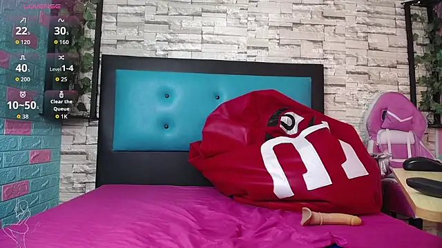 Snapshot of Pink_19 chatting on 02/12/26, 01:00 Pink 19 online show from 02/12/26, 01:00