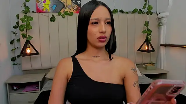 Paulina Lopezz online show from 11/11/25, 09:31