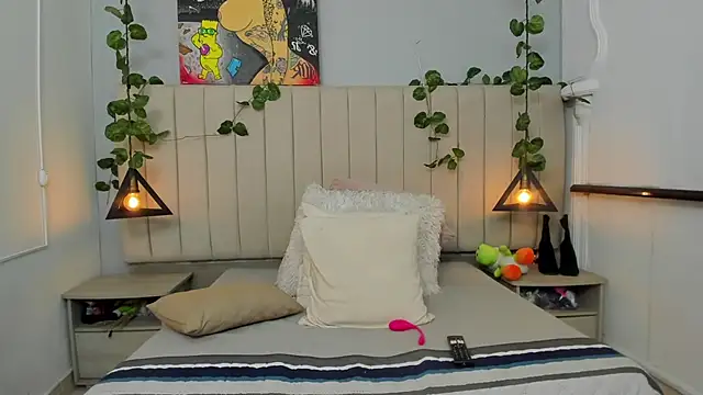 Snapshot of Paulina_Lopezz chatting on 02/13/26, 08:31 Paulina Lopezz online show from 02/13/26, 08:31