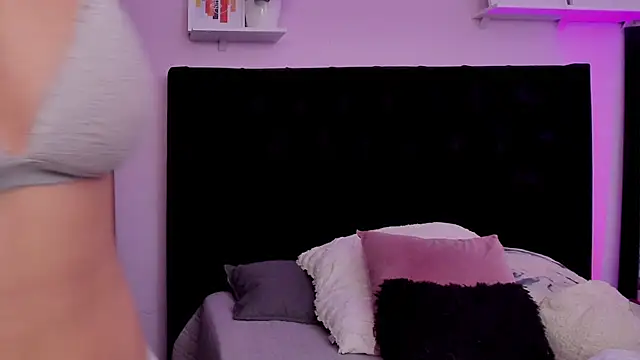 Paulina Lopezz online show from 04/24/26, 08:33