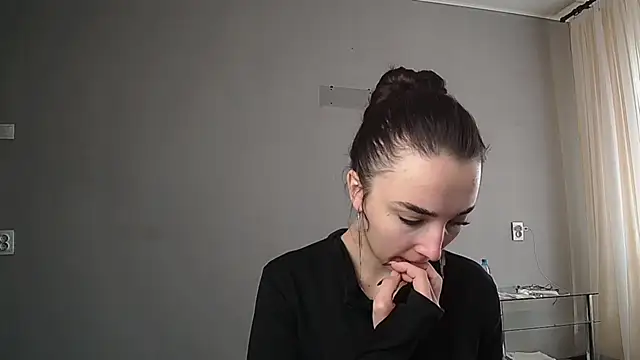 Eva Gloryy online show from 03/18/25, 12:28