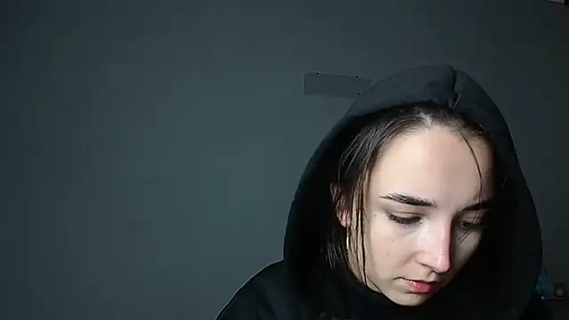 Eva Gloryy online show from 11/19/25, 10:43