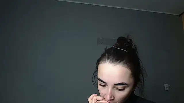 Eva Gloryy online show from 03/23/26, 09:58