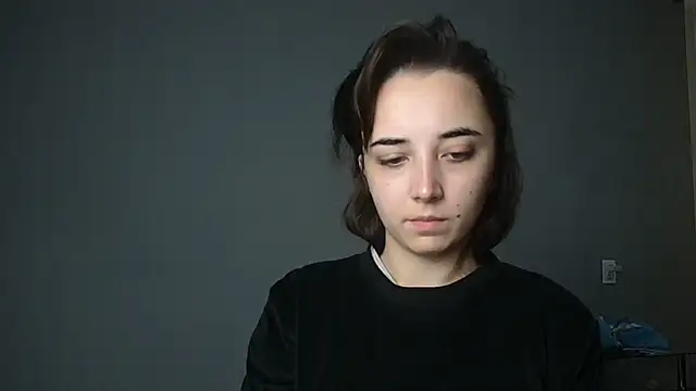 Eva Gloryy online show from 10/25/25, 10:47