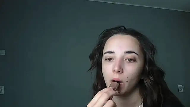 Eva Gloryy online show from 05/25/26, 10:36