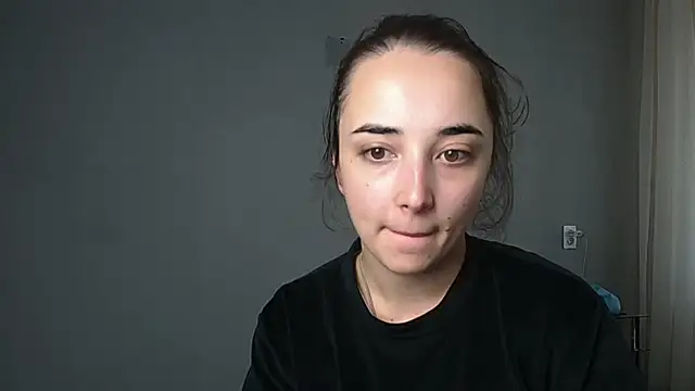 Eva Gloryy online show from 10/19/25, 11:24