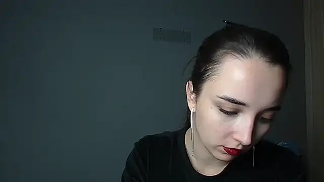 Eva Gloryy online show from 11/29/25, 04:29