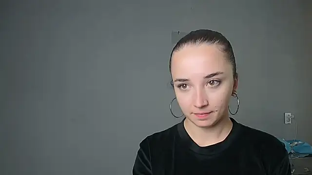 Eva Gloryy online show from 10/13/25, 08:38