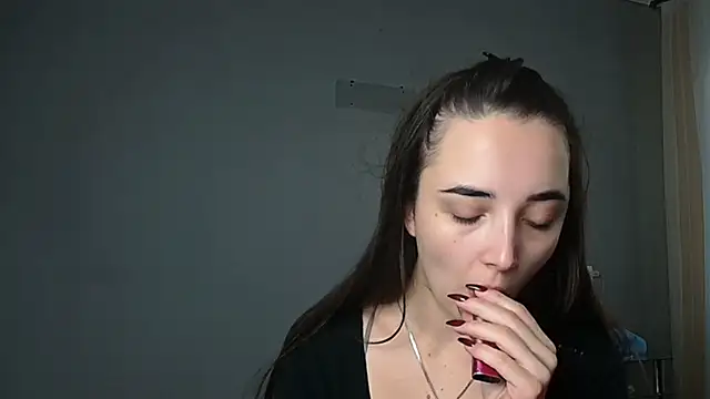 Eva Gloryy online show from 10/30/25, 08:23