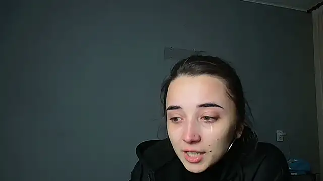 Eva Gloryy online show from 11/23/25, 05:56