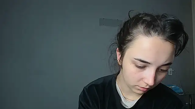 Eva Gloryy online show from 11/12/25, 08:40