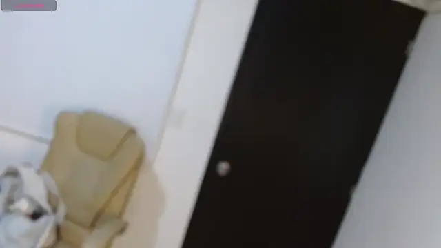 Snapshot of Rossie_Belucci chatting on 02/25/25, 01:43 Rossie Belucci online show from 02/25/25, 01:43