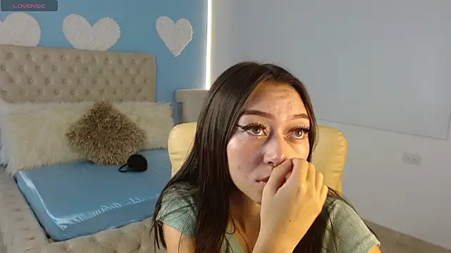 Snapshot of Rossie_Belucci chatting on 02/08/25, 04:57 Rossie Belucci online show from 02/08/25, 04:57