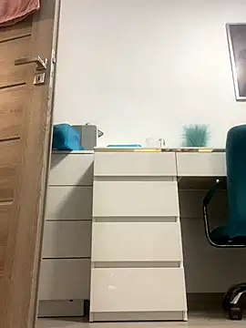 Snapshot of HotLivv69 chatting on 09/18/25, 07:17 HotLivv69 online show from 09/18/25, 07:17