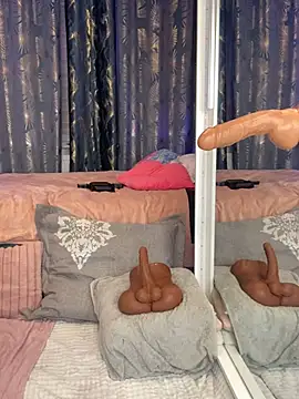 Snapshot of HotLivv69 chatting on 02/06/26, 06:48 HotLivv69 online show from 02/06/26, 06:48