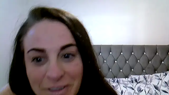 Snapshot of Bonnie_Lovex chatting on 02/12/25, 02:21 Bonnie Lovex online show from 02/12/25, 02:21