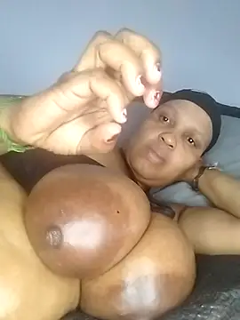 bubblendz1988 online show from 11/29/25, 04:18