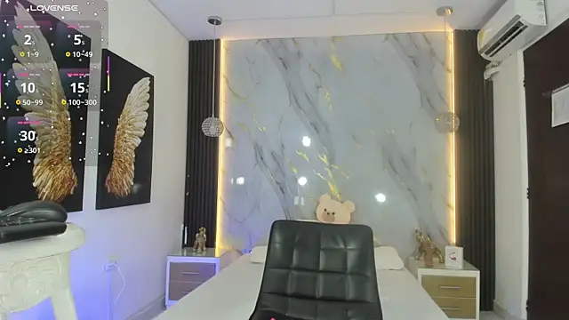 raven li online show from 10/19/25, 09:28