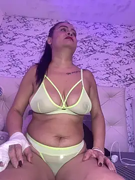 Snapshot of Lili__taylor chatting on 09/27/25, 04:29 Lili taylor online show from 09/27/25, 04:29