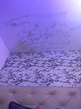 Snapshot of Lili__taylor chatting on 09/20/25, 08:30 Lili taylor online show from 09/20/25, 08:30