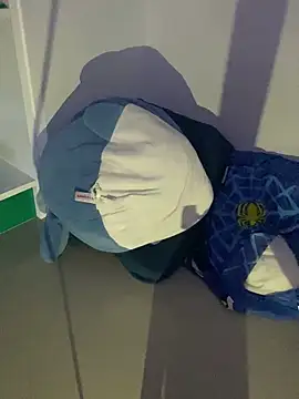 Snapshot of chanentino2 chatting on 02/15/25, 10:00 chanentino2 online show from 02/15/25, 10:00