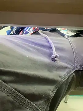 Snapshot of chanentino2 chatting on 02/09/25, 02:40 chanentino2 online show from 02/09/25, 02:40