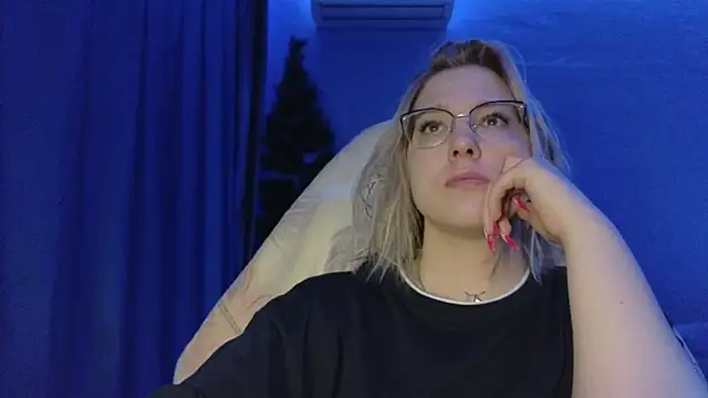 HotBrandyX online show from 12/14/25, 12:33