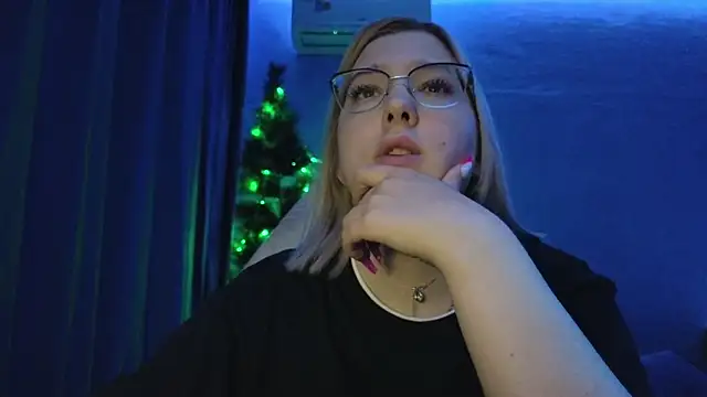 HotBrandyX online show from 12/15/25, 10:54