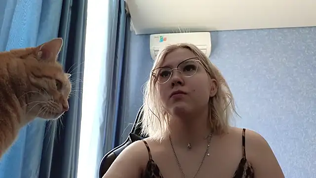 HotBrandyX online show from 04/27/26, 04:10