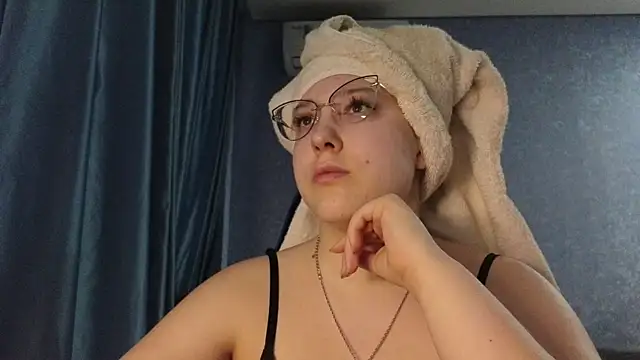 HotBrandyX online show from 04/05/26, 12:23