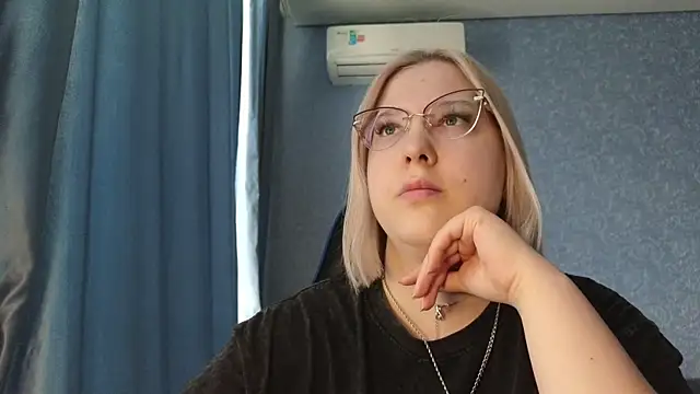 HotBrandyX online show from 03/27/26, 07:39