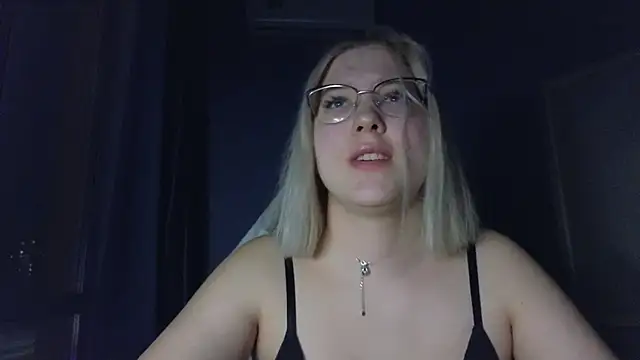 HotBrandyX online show from 11/17/25, 11:03