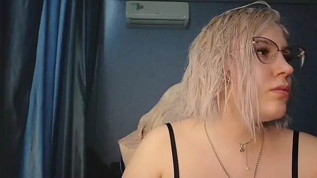 HotBrandyX online show from 03/19/26, 10:26