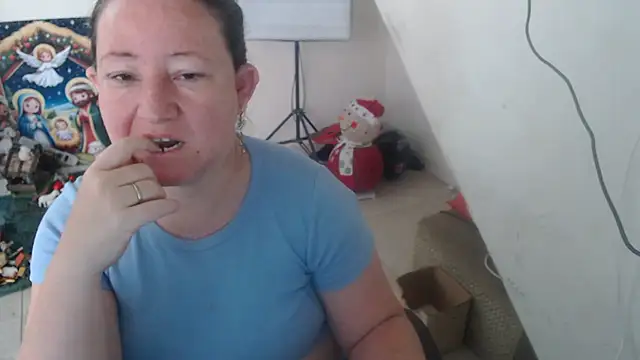 Yohis Kiut25 online show from 11/24/25, 06:19