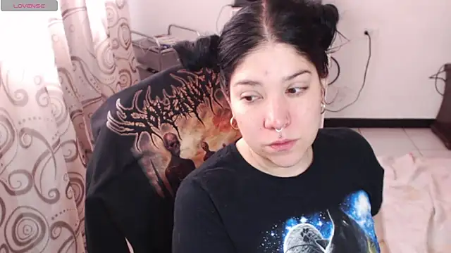 sharonnleon online show from 05/27/26, 01:40